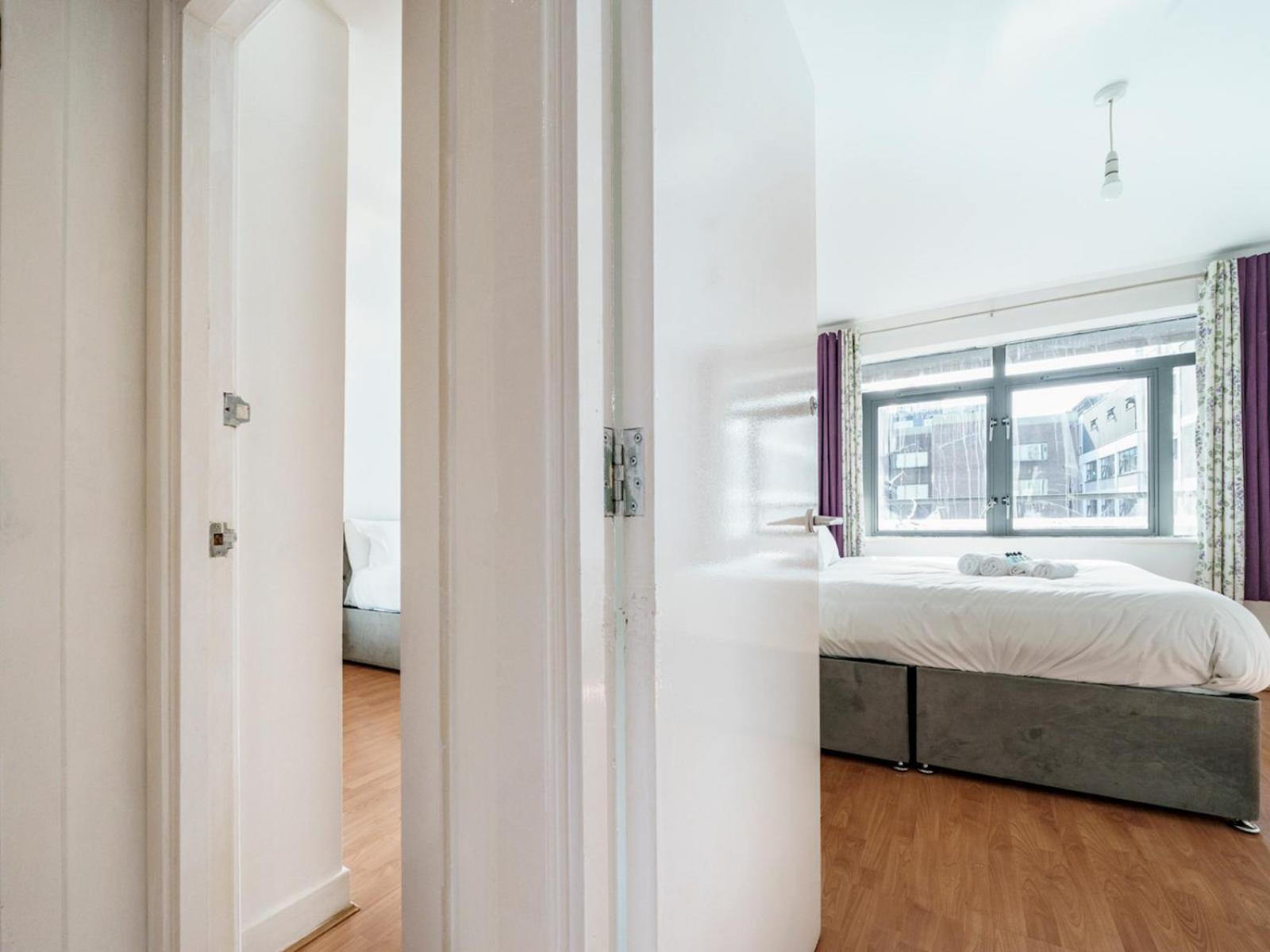 Pass The Keys Lovely 2 Bed2 Bath In Centre Free Parking Belfast